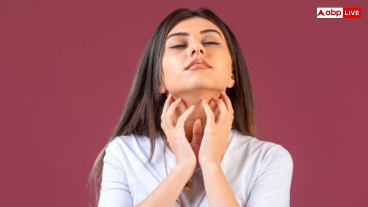 गले के आसपास दिखे ऐसे लक्षण तो हो जाएं सावधान कहीं इन घातक बीमारियों की चपेट में तो नहीं आ गए आप गले के आसपास दिखे ऐसे लक्षण तो हो जाएं सावधान कहीं इन घातक बीमारियों की चपेट में तो नहीं आ गए आप