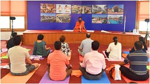 आयुर्वेद का ग्लोबल सफर: पतंजलि ने दुनिया के कोने-कोने में कैसे फैलाई प्राचीन विद्या? आयुर्वेद का ग्लोबल सफर: पतंजलि ने दुनिया के कोने-कोने में कैसे फैलाई प्राचीन विद्या?